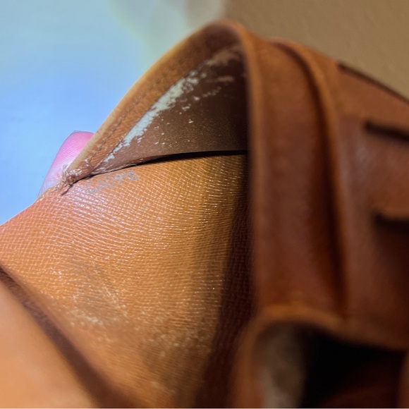 Louis Vuitton Kisslock wallet with printed code - Picture 10 of 10